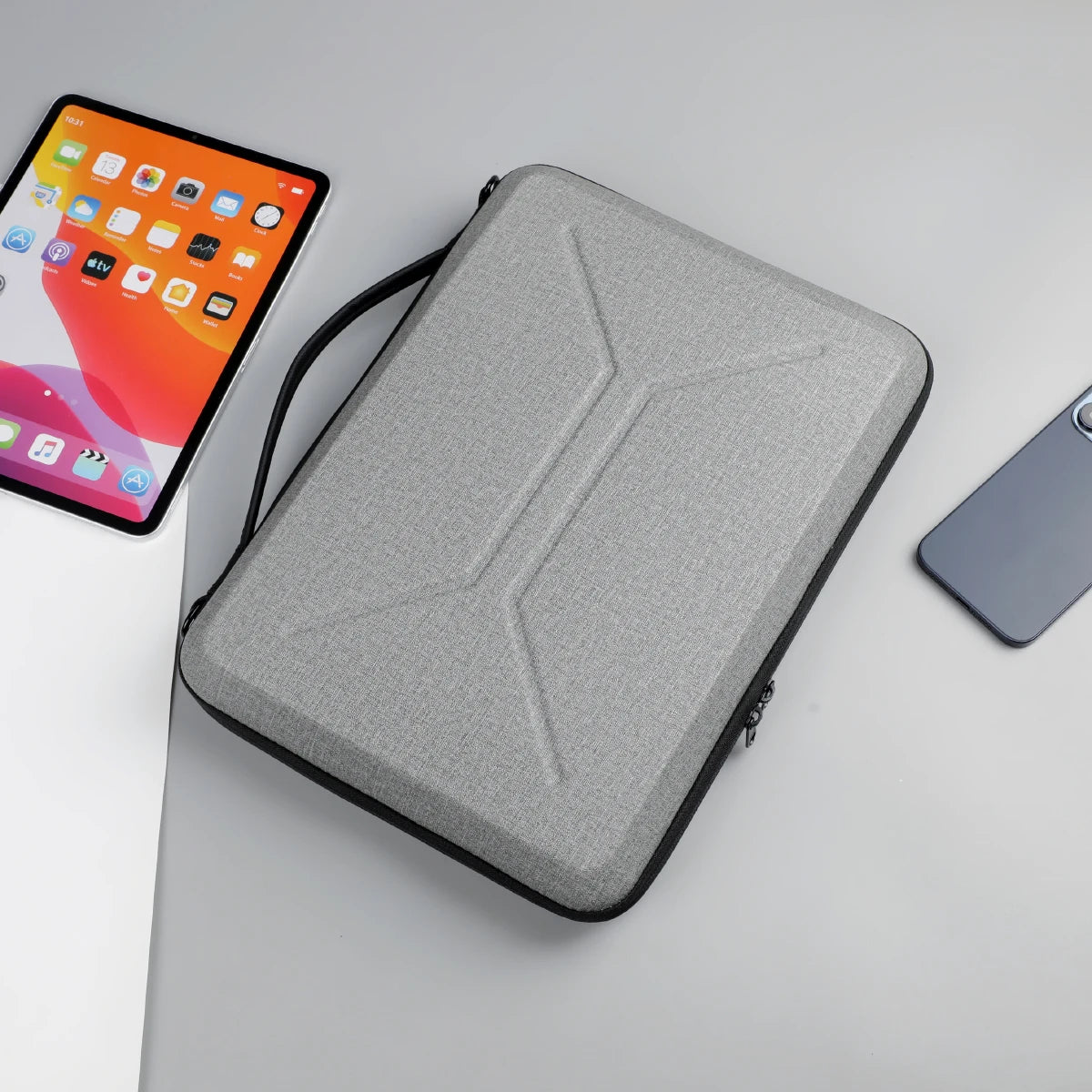 Hard Shell Single-Shoulder Laptop Sleeve