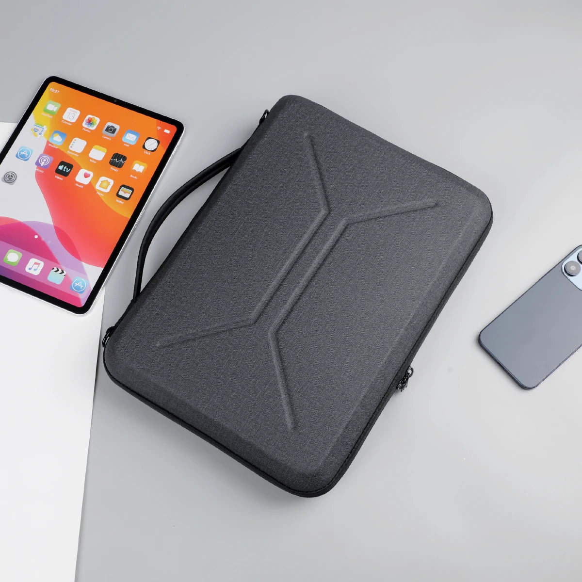 Hard Shell Single-Shoulder Laptop Sleeve